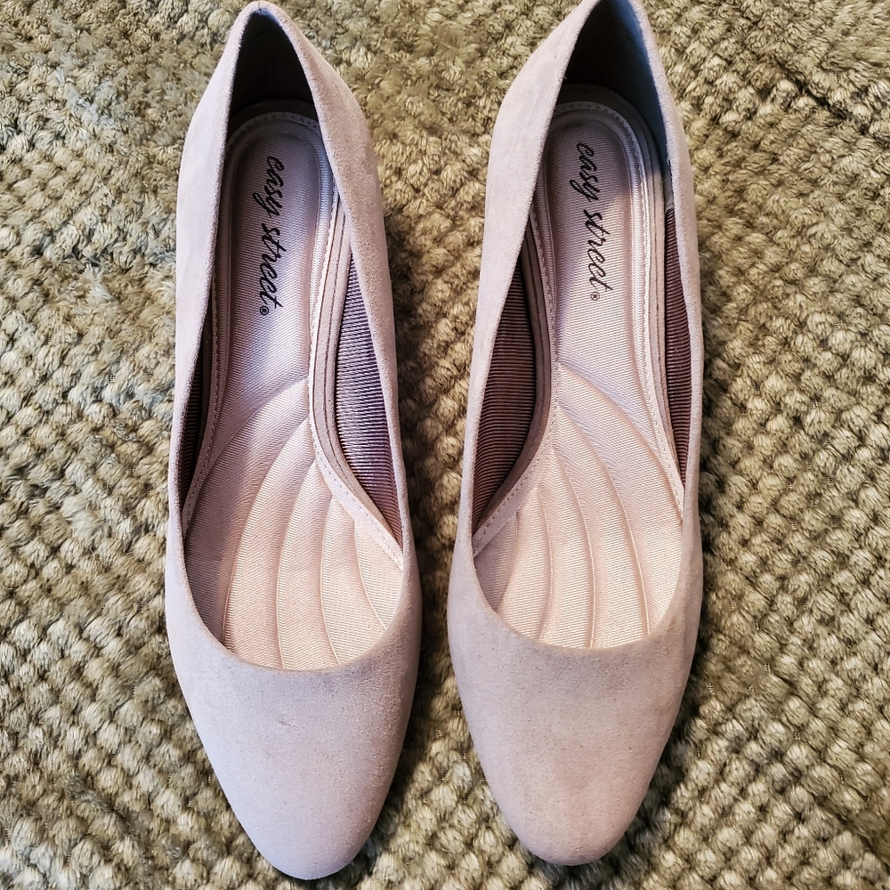 Easy Street Prim Pump - Wide